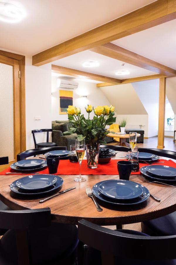 Rothko Apartment/8 Guests/4Bedrooms/Riga Old Town Luaran gambar