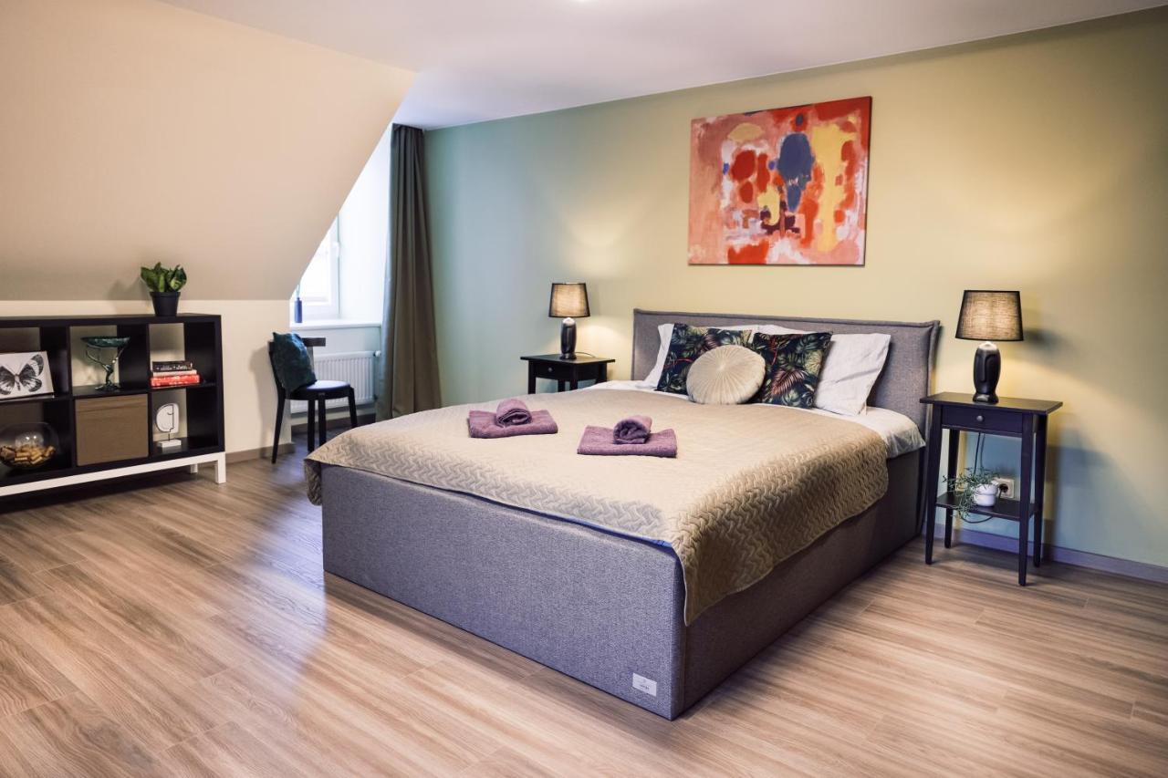 Rothko Apartment/8 Guests/4Bedrooms/Riga Old Town Luaran gambar