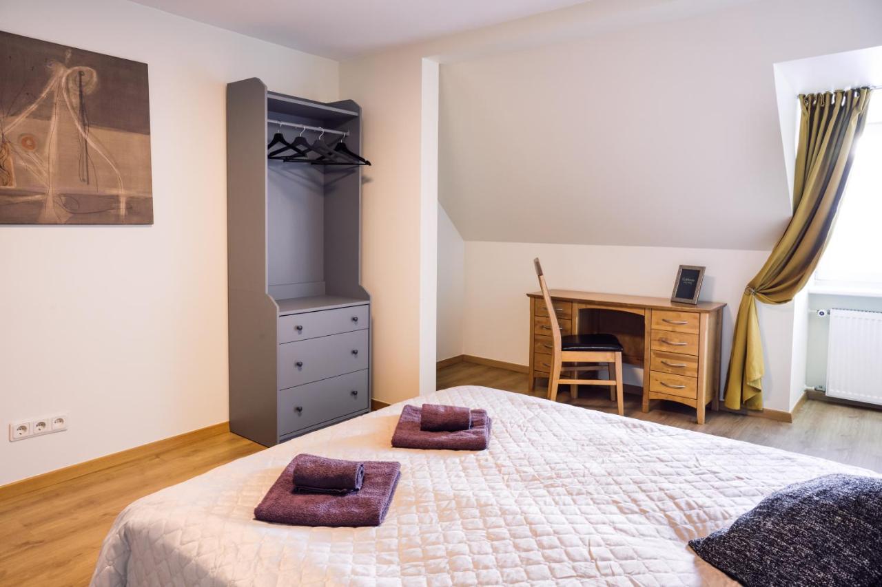 Rothko Apartment/8 Guests/4Bedrooms/Riga Old Town Luaran gambar