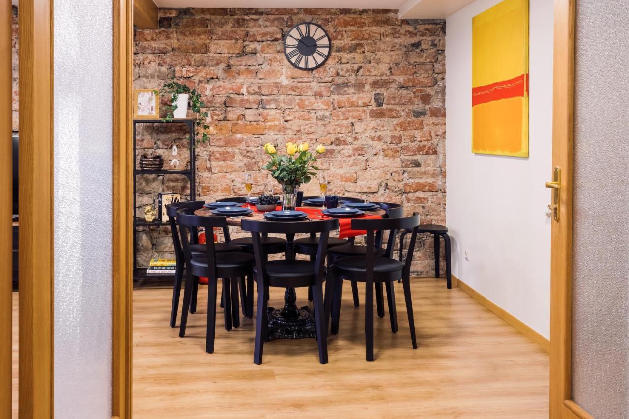 Rothko Apartment/8 Guests/4Bedrooms/Riga Old Town Luaran gambar